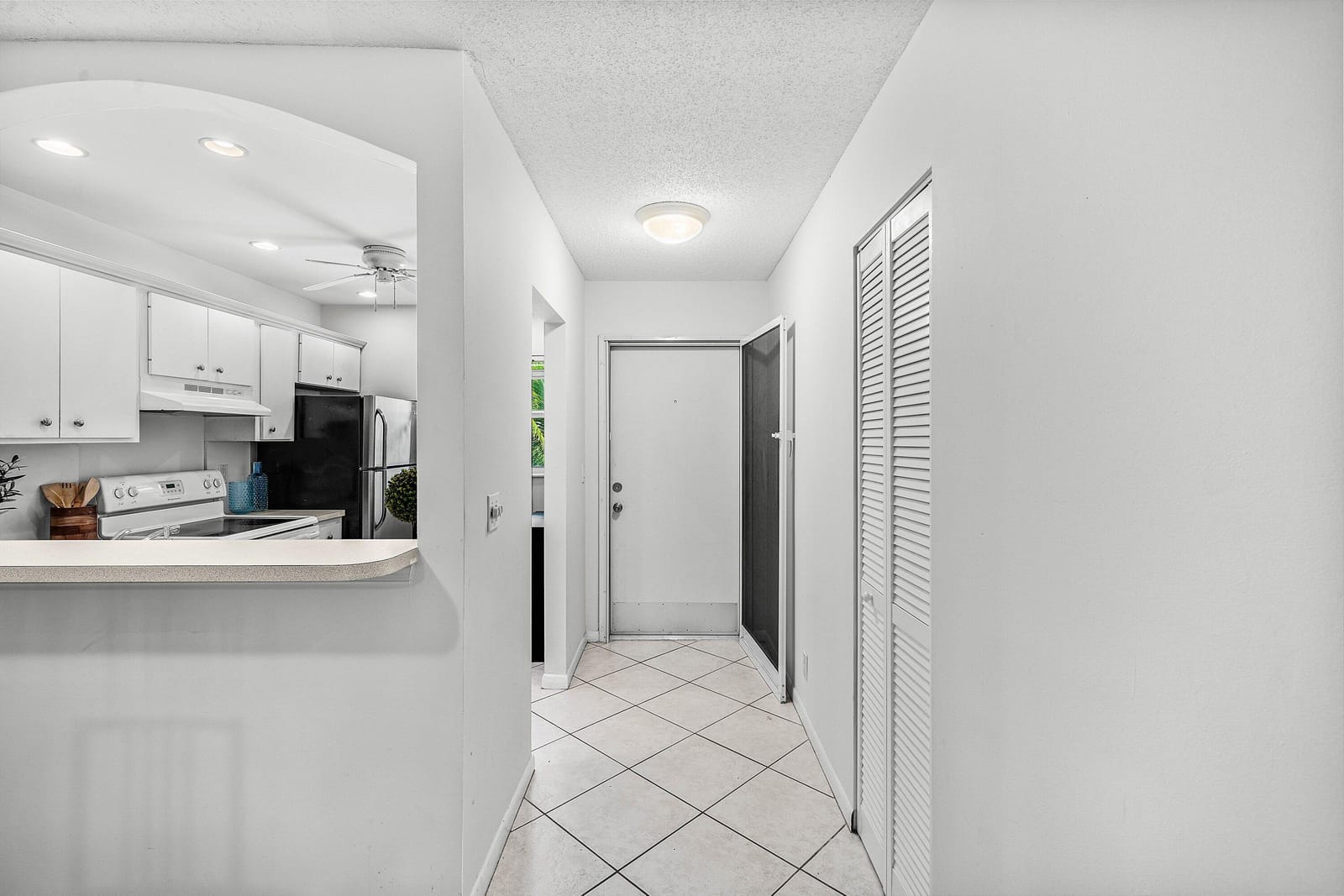 207 Tropic Isle Drive 208, Delray Beach, FL 33483 photo 4