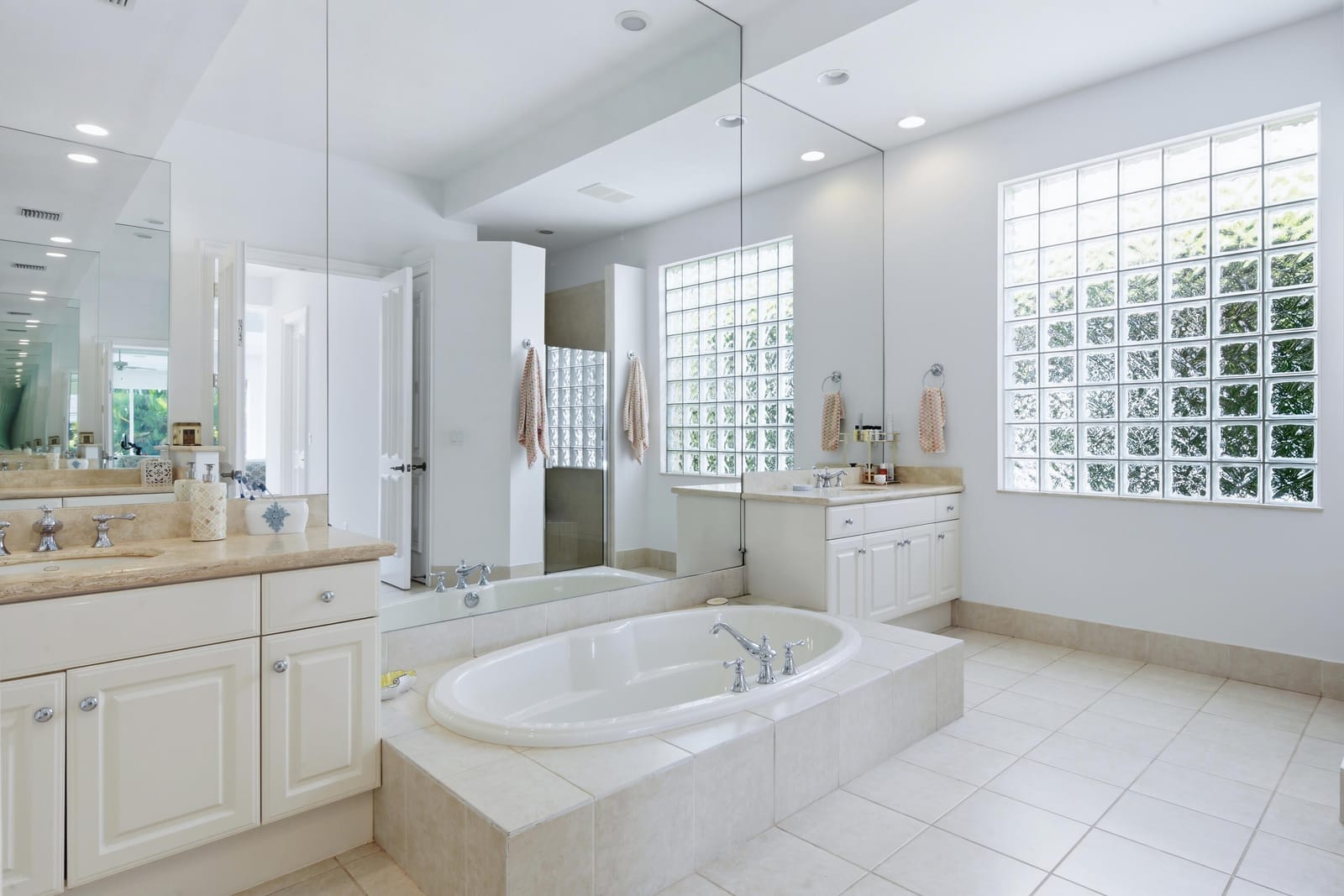 118 MONTE CARLO Drive, Palm Beach Gardens, FL 33418 photo 23