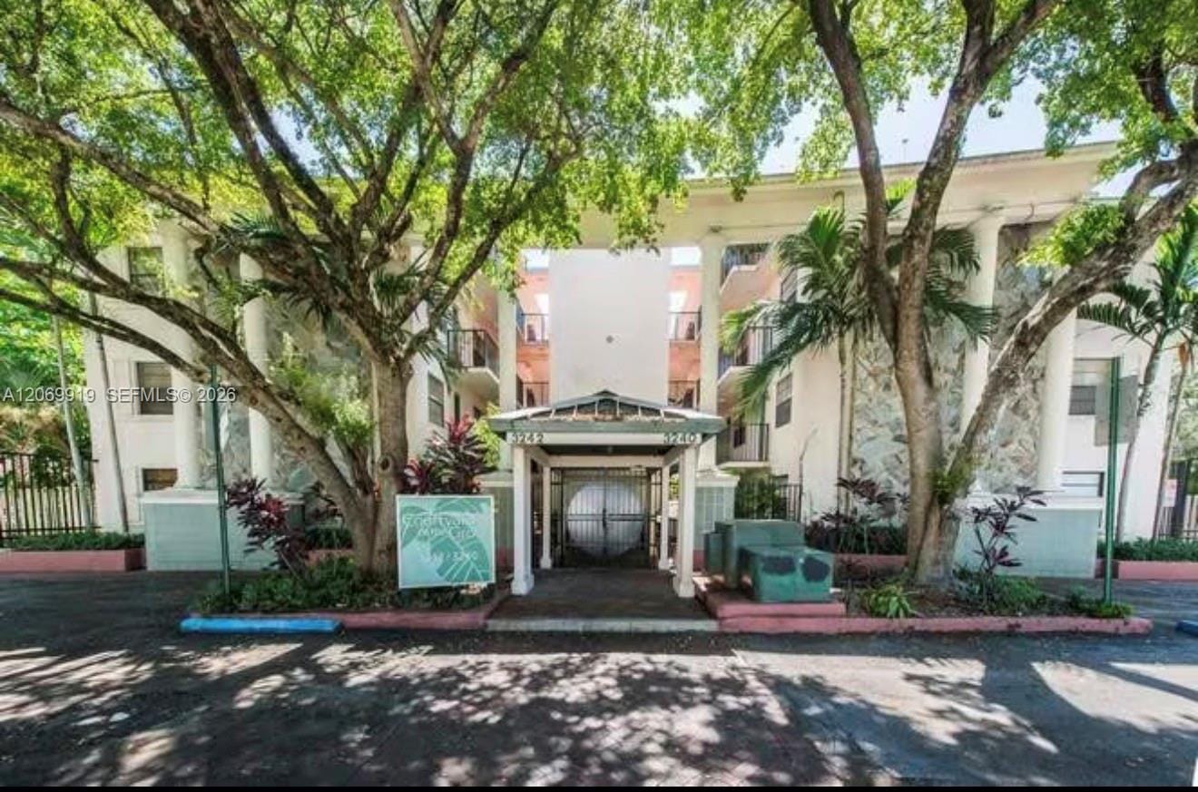 3240 Mary Street S202, Coconut Grove, FL 33133