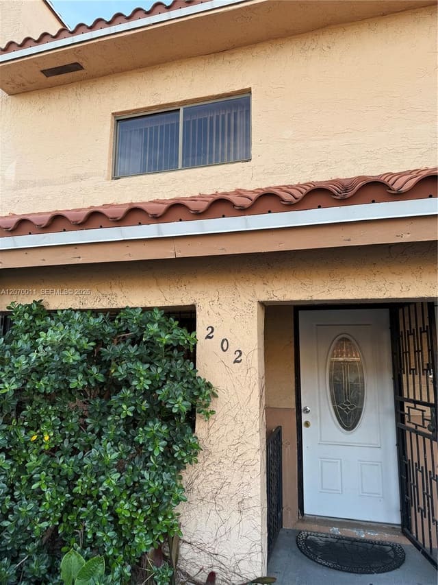7772 W 29th Way 202, sold in ZIP 33018, Hialeah Gardens, FL