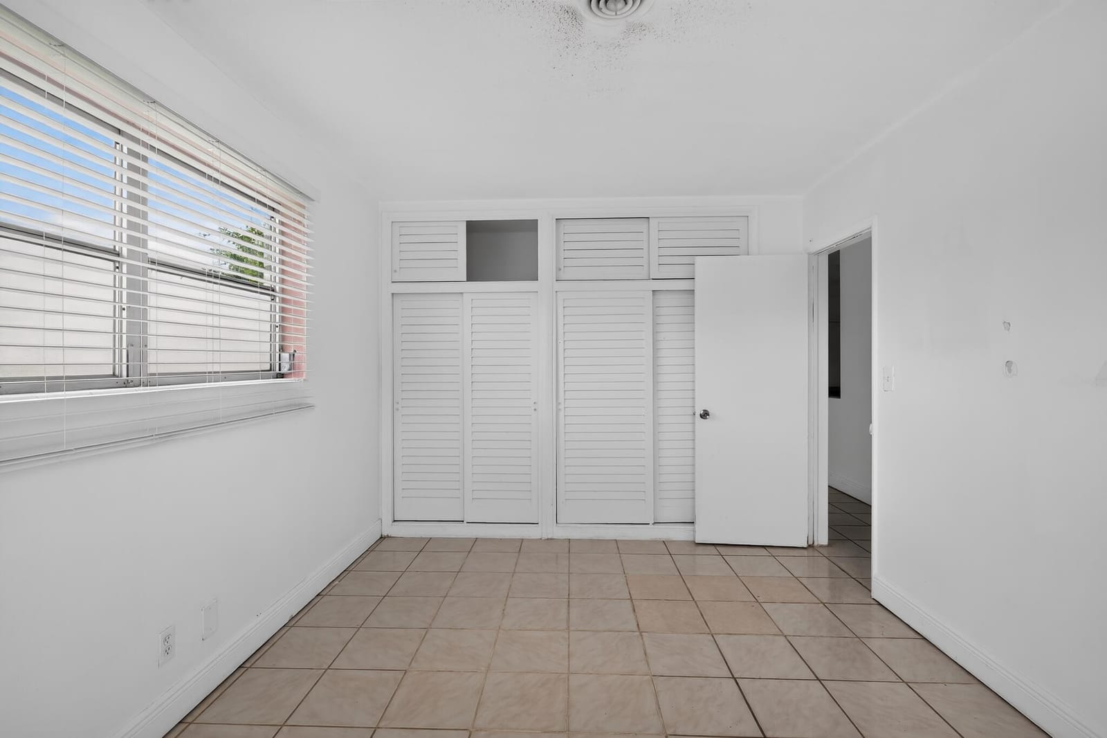 5845 ARTHUR Street — photo 4
