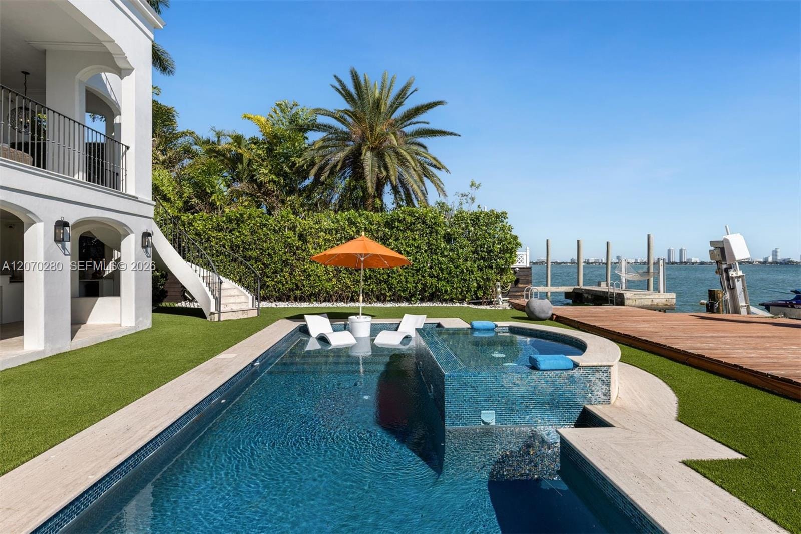 1460 S Treasure Drive — photo 10