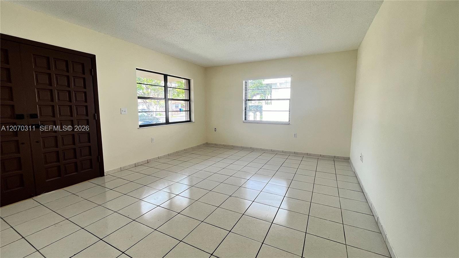 2820 SW 25th Street 2820 — photo 2