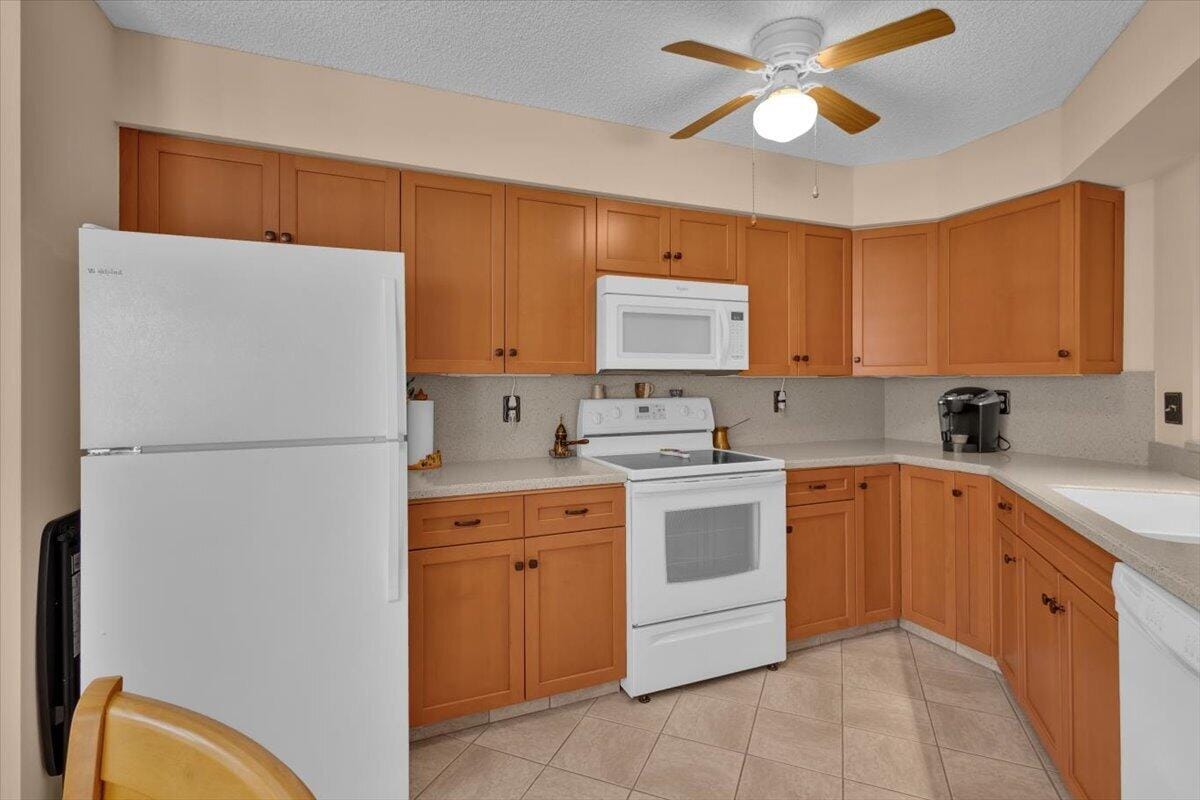 6050 SE Martinique Drive 102, Stuart, FL 34997 photo 22