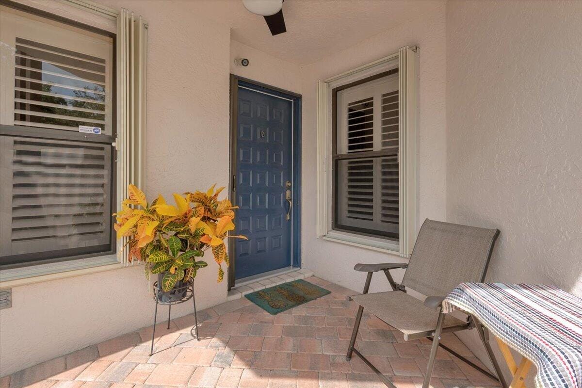 6050 SE Martinique Drive 102 — photo 7