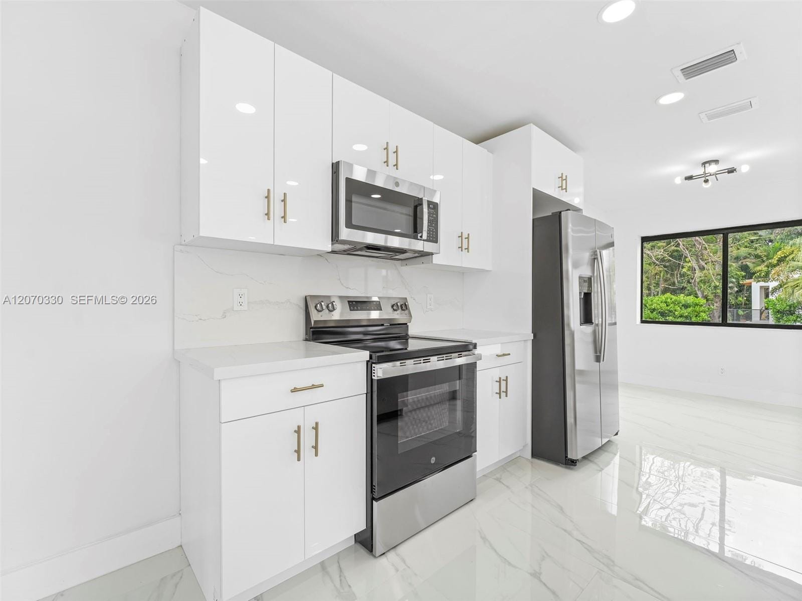2500 SW 23rd Terrace, Miami, FL 33145 photo 8