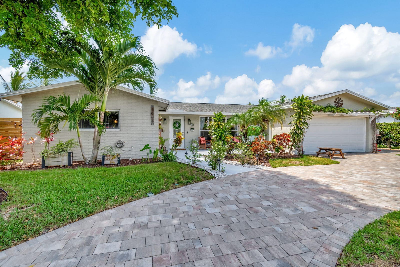 1066 SW 25TH Way