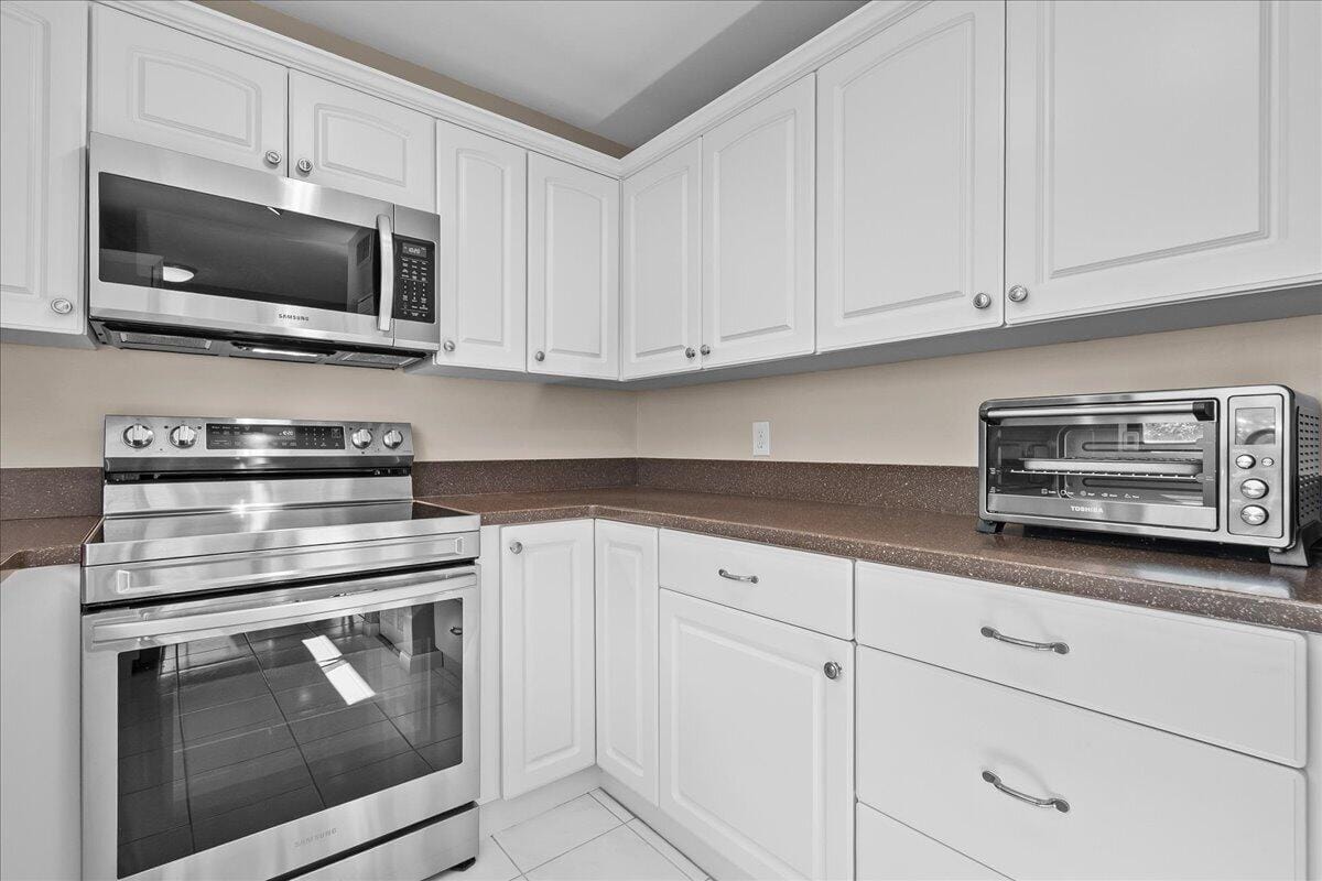 3323 Lucerne Park Drive, Greenacres, FL 33467 photo 3