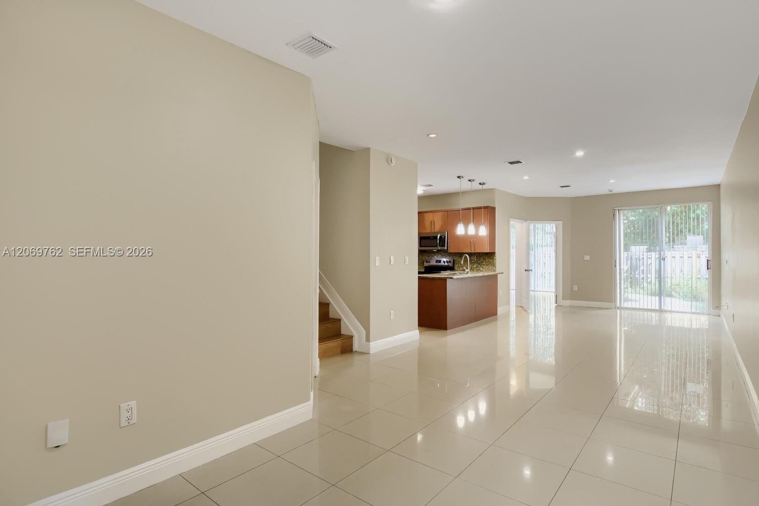 7663 N Southwood — photo 5