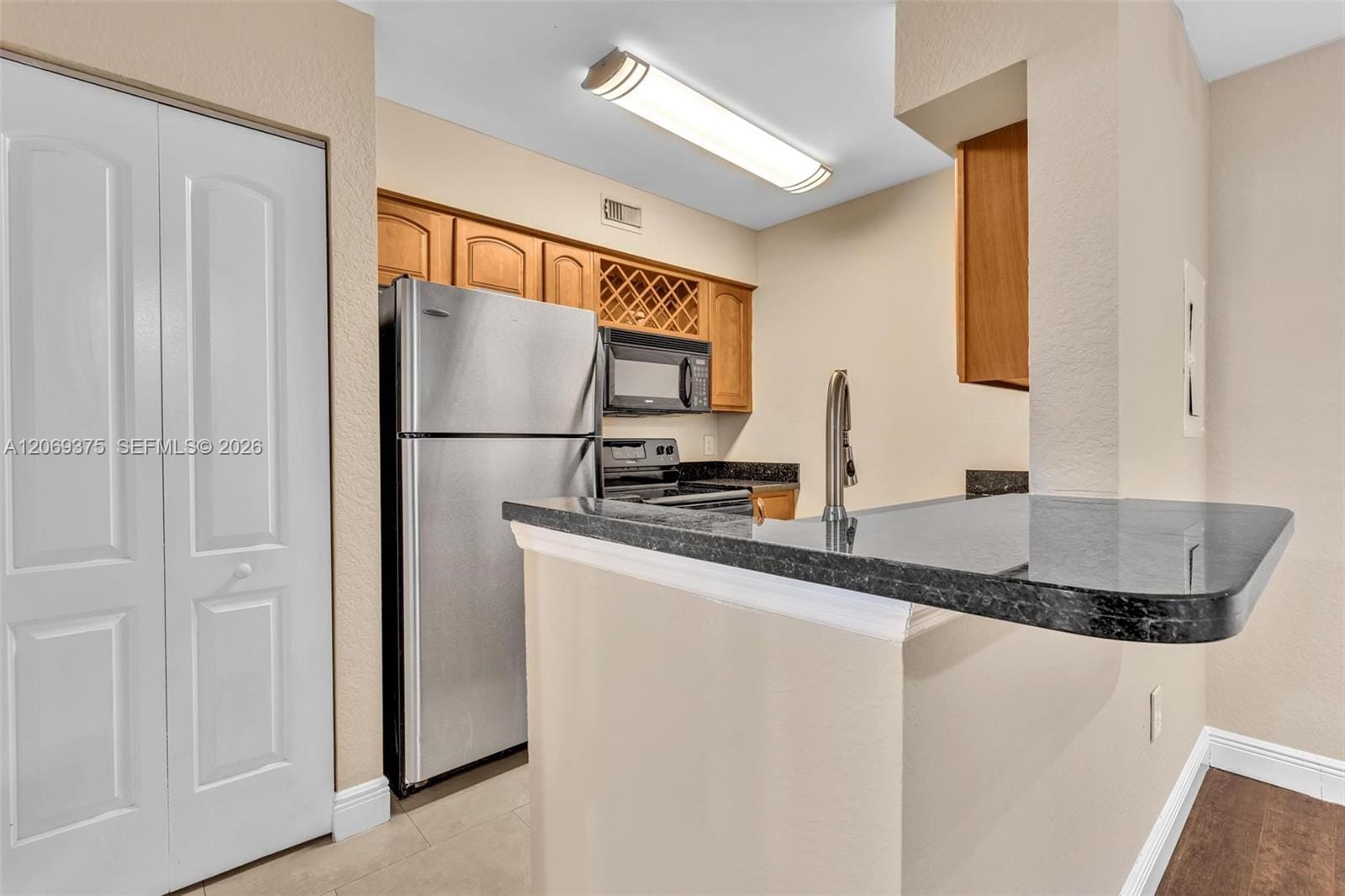 2850 N Oakland Forest Drive 208, Oakland Park, FL 33309