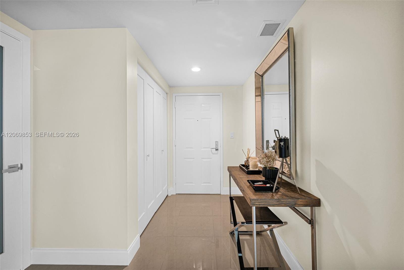 19501 W Country Club Drive 1004 — photo 4