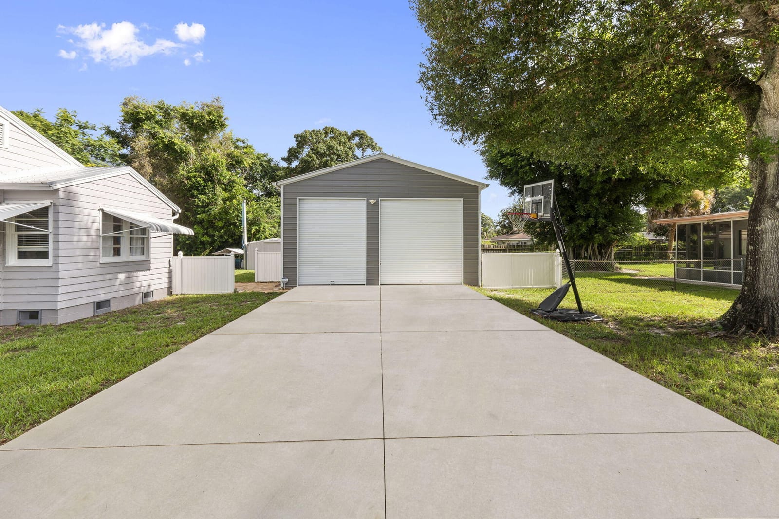 1126 Pine Avenue — photo 8
