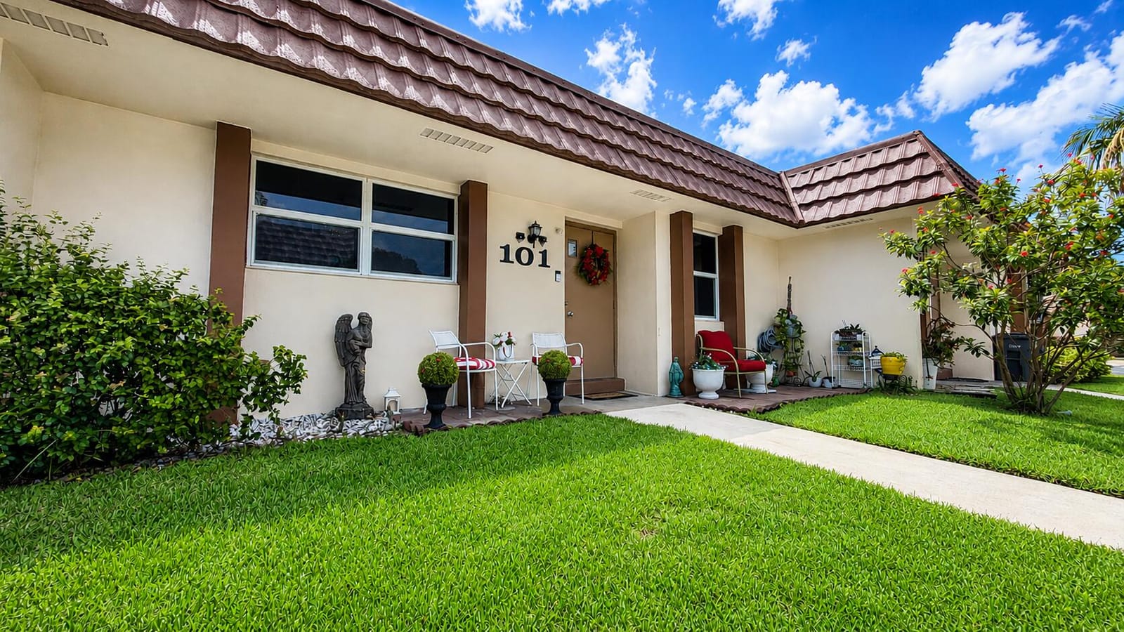 5780 W FERNLEY Drive W 101, West Palm Beach, FL 33415