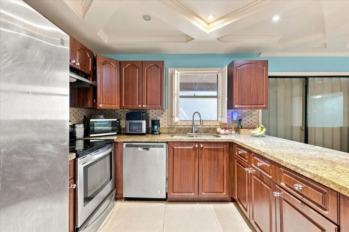 1430 SW 88TH Way, Pembroke Pines, FL 33025 photo 11
