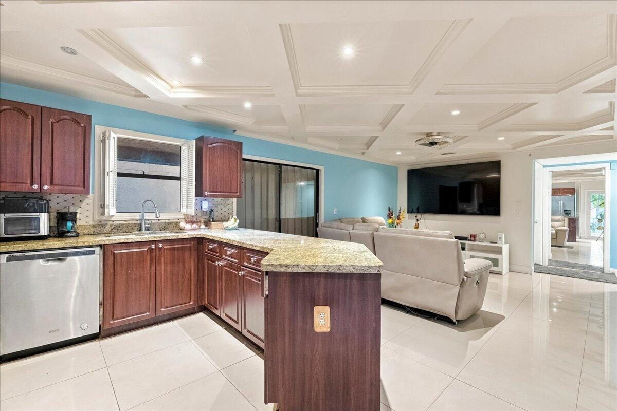 1430 SW 88TH Way, Pembroke Pines, FL 33025 photo 12