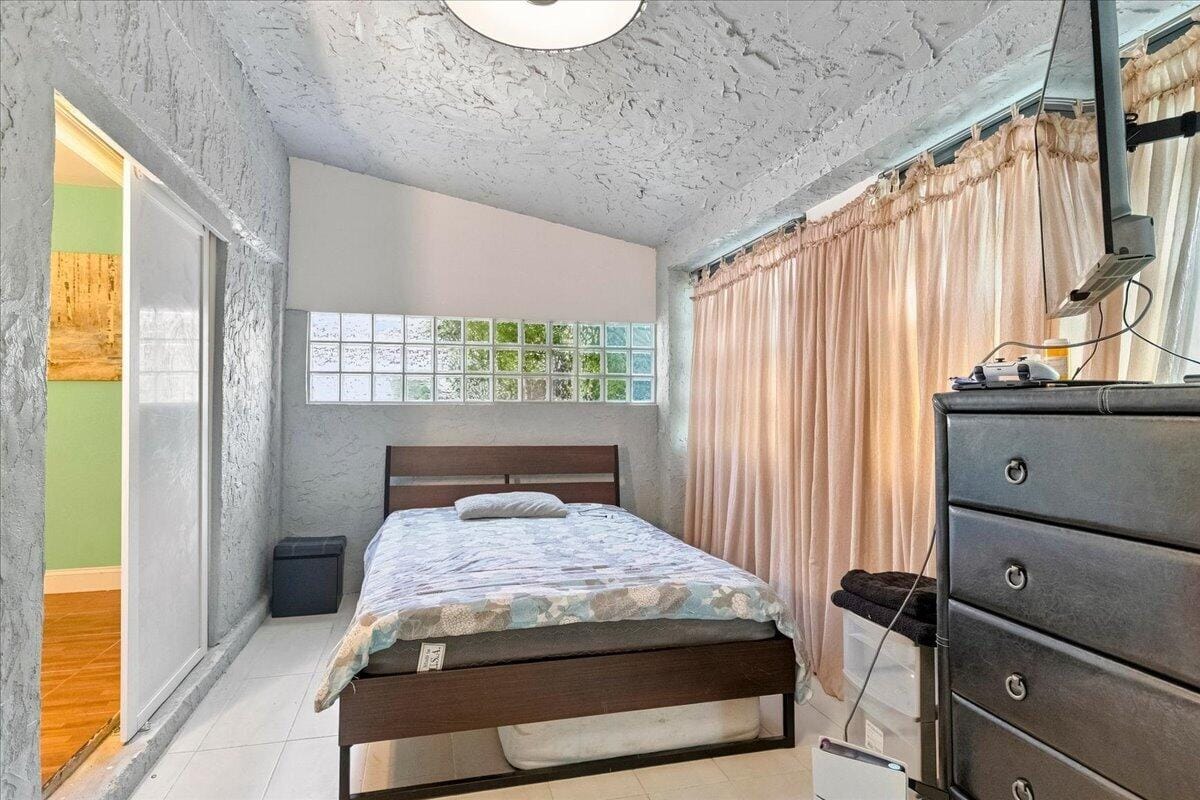 1430 SW 88TH Way, Pembroke Pines, FL 33025 photo 16
