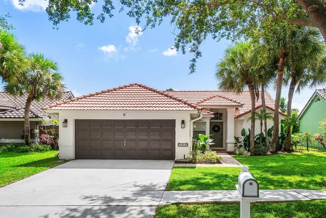 1215 E LANCEWOOD Place, Delray Beach, FL 33445