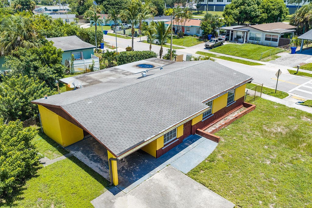 1500 W 13TH Street W, Riviera Beach, FL 33404 photo 2