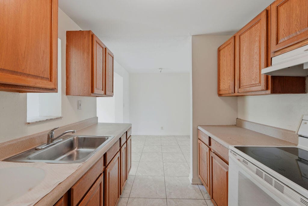 1500 W 13TH Street W, Riviera Beach, FL 33404 photo 5
