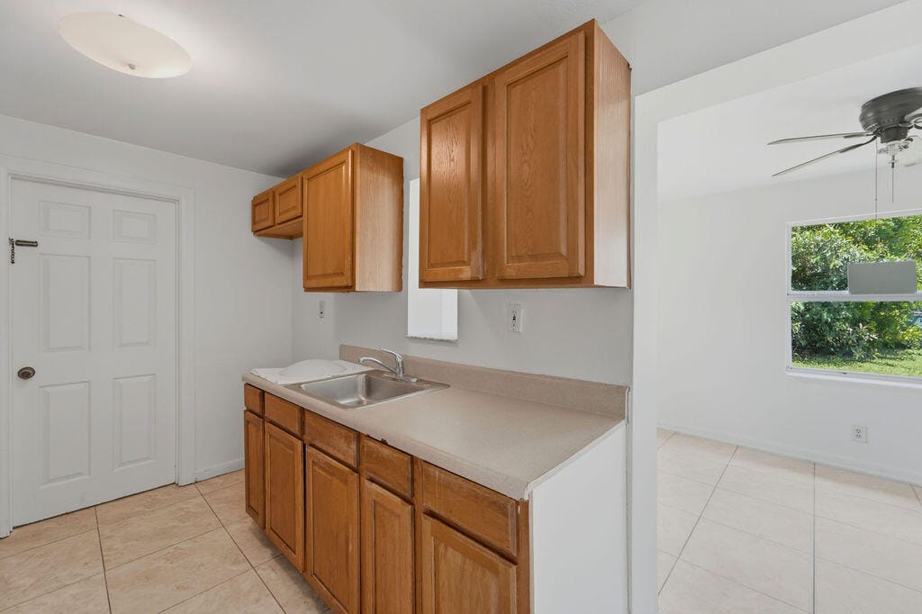 1500 W 13TH Street W, Riviera Beach, FL 33404 photo 7