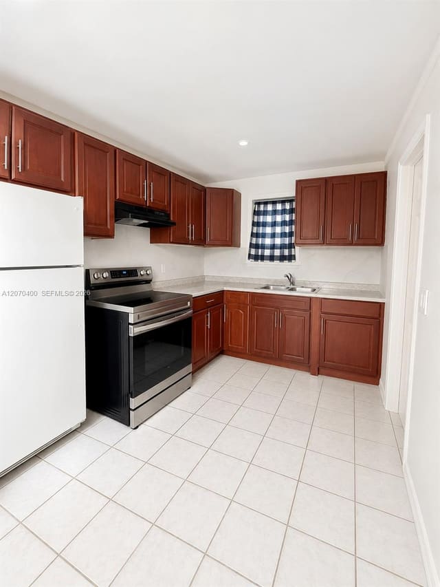 5632 SW 39th Street, West Park, FL 33023