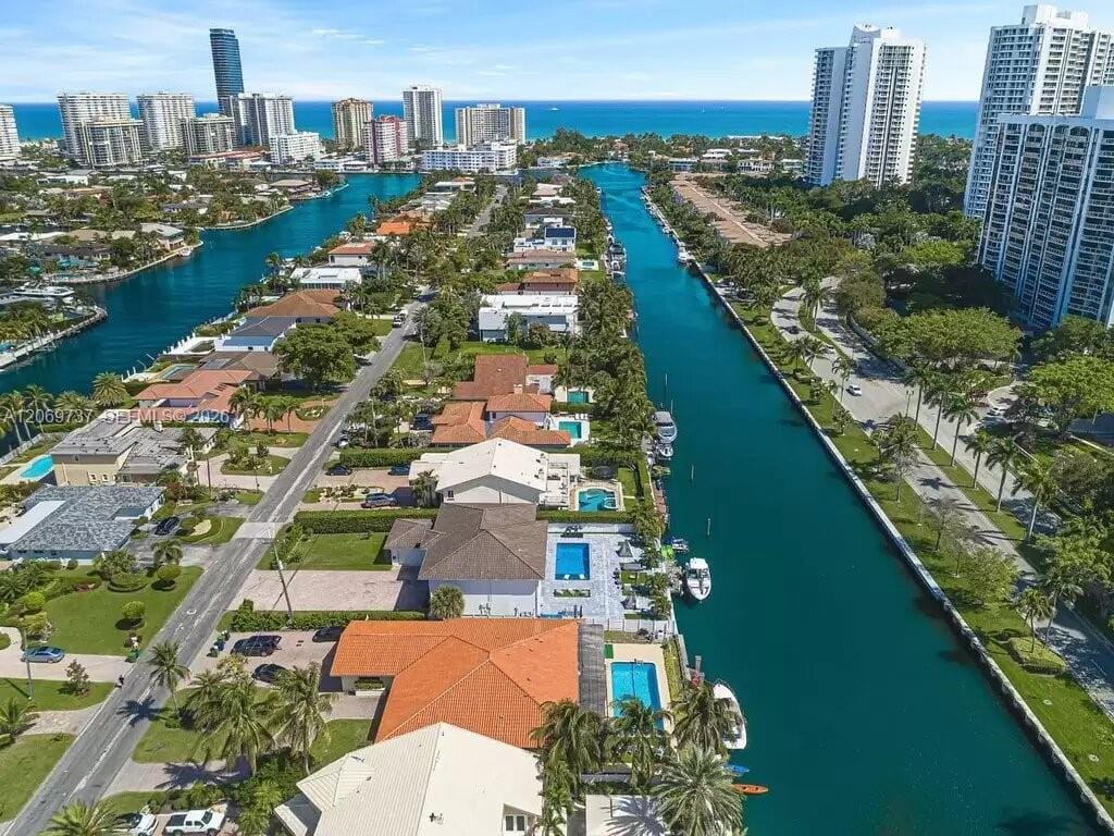 437 Holiday Drive, Hallandale Beach, FL 33009 photo 2