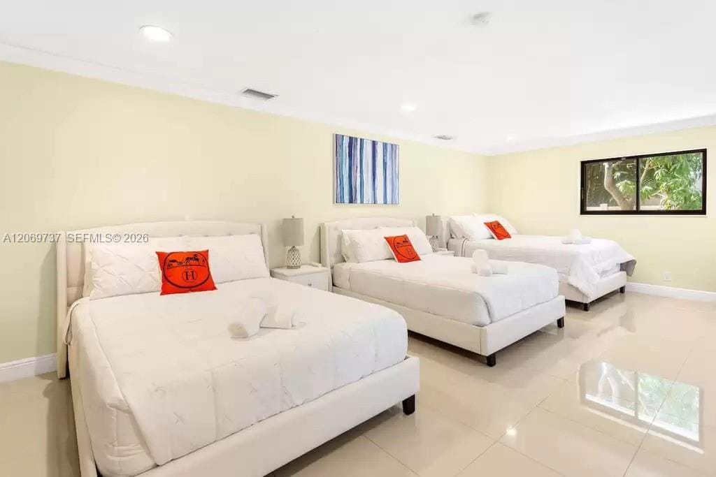 437 Holiday Drive, Hallandale Beach, FL 33009 photo 11