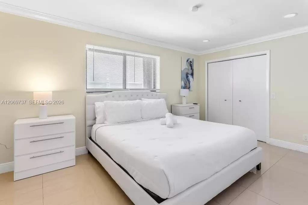 437 Holiday Drive, Hallandale Beach, FL 33009 photo 12