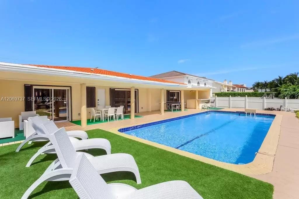 437 Holiday Drive, Hallandale Beach, FL 33009 photo 19