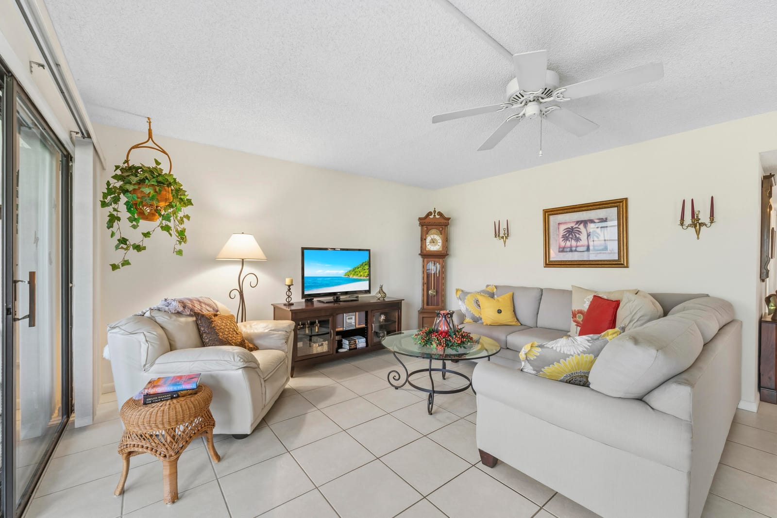 1600 NE Dixie Highway 4-107 — photo 4