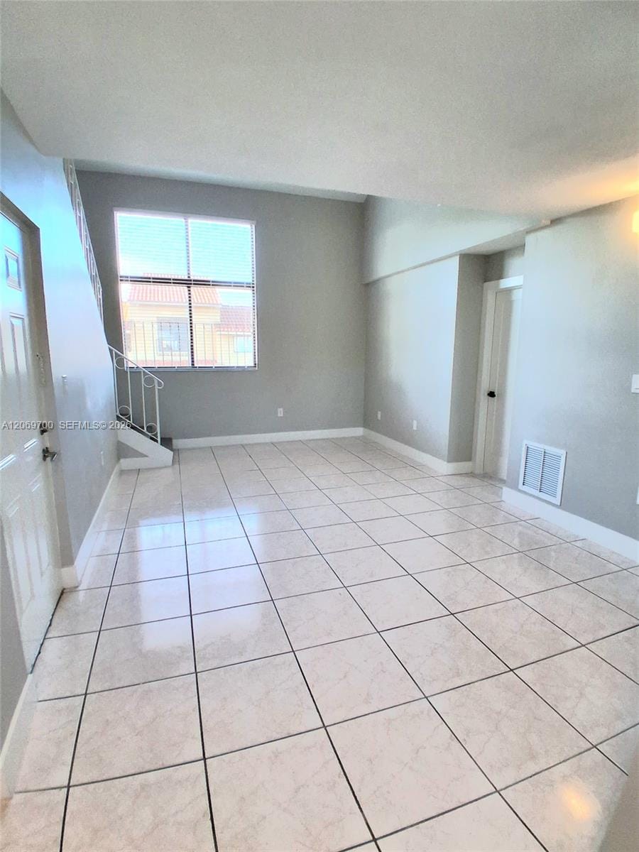 2770 W 60th Place 201, Hialeah, FL 33016 photo 2