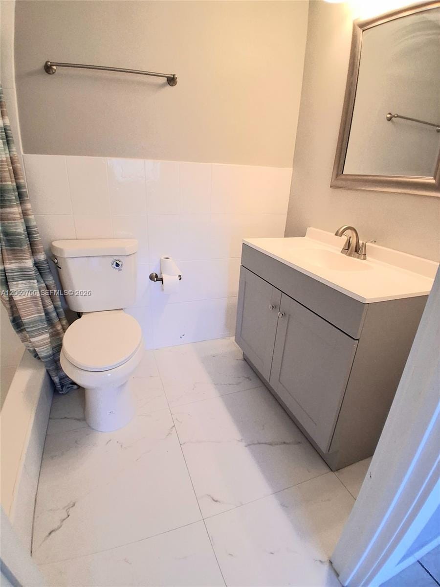 2770 W 60th Place 201, Hialeah, FL 33016 photo 5