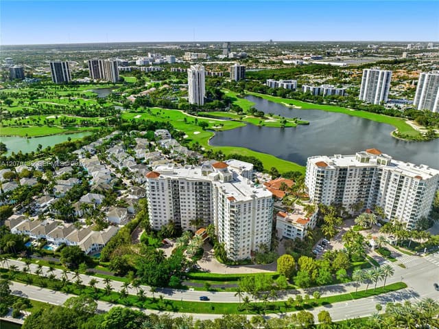 19900 E Country Club Drive 607, Turnberry Village, Aventura, FL