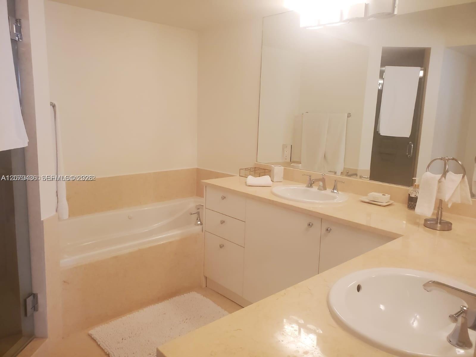19900 E Country Club Drive 607, Aventura, FL 33180 photo 13