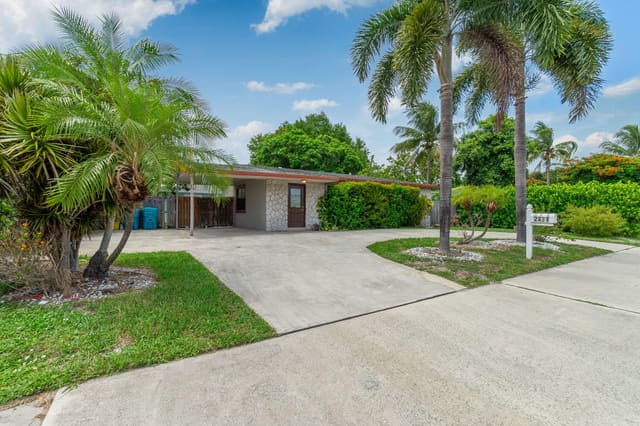 2831 N Seacrest Boulevard A, Boynton Beach, FL 33435