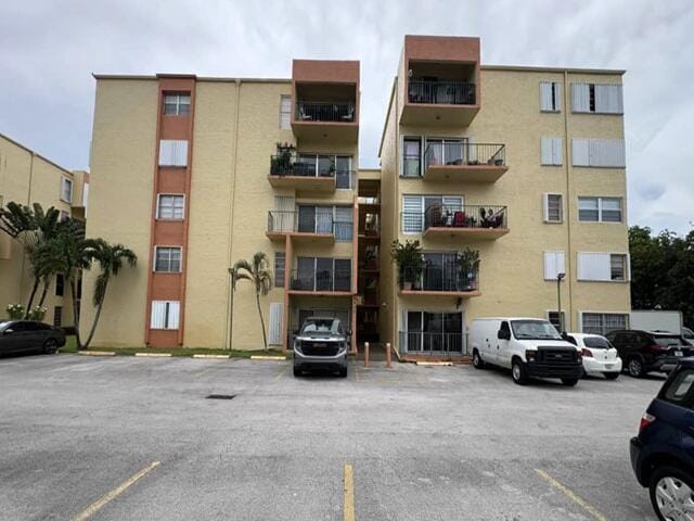 4500 W 19TH Court 431, Hialeah, FL 33012
