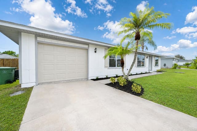 2068 SW Morelia Lane, Port St. Lucie, FL 34953