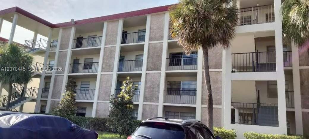 3001 NW 48th Avenue 333, Lauderdale Lakes, FL 33313
