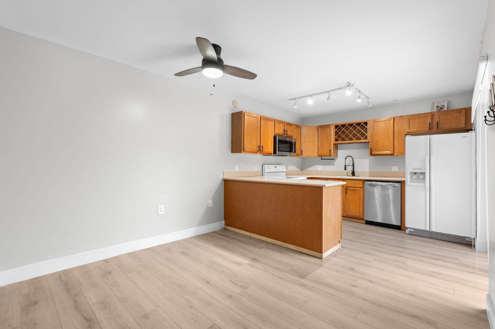 4065 WIMBLEDON Drive — photo 8