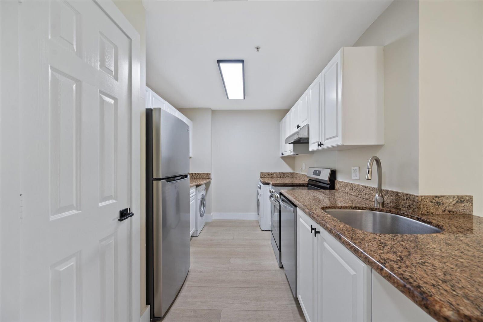 2020 Greenview Shores Boulevard 102 — photo 6