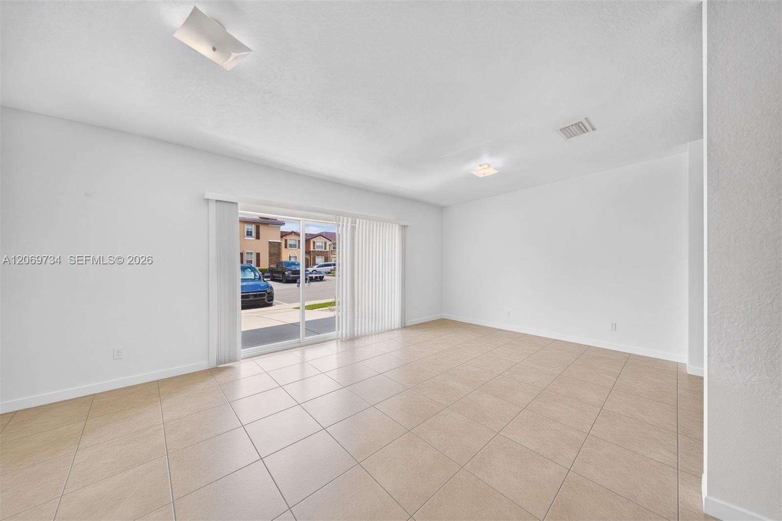 1495 NE 33rd Avenue 101 — photo 11