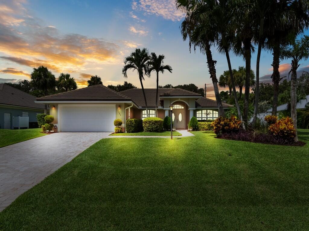 1365 ADMIRALS Walk, Vero Beach, FL 32963