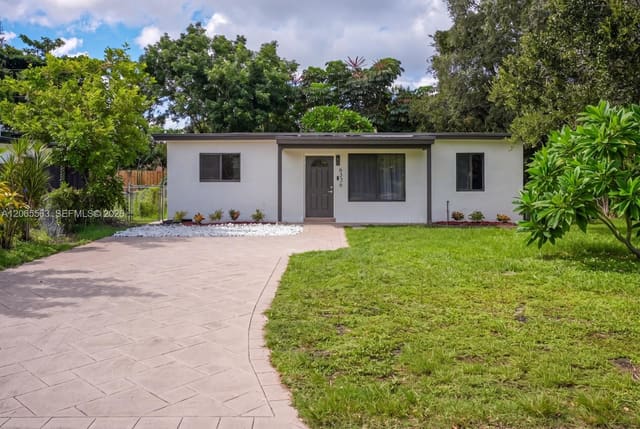 6336 Garfield Street, Hollywood, FL 33024