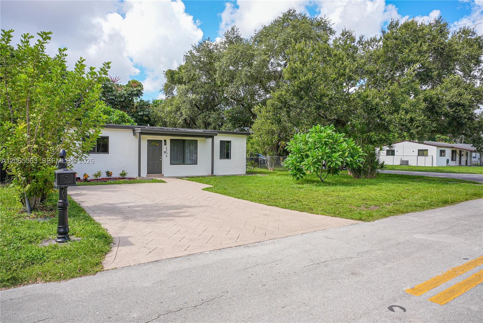 6336 Garfield Street, Hollywood, FL 33024 photo 2