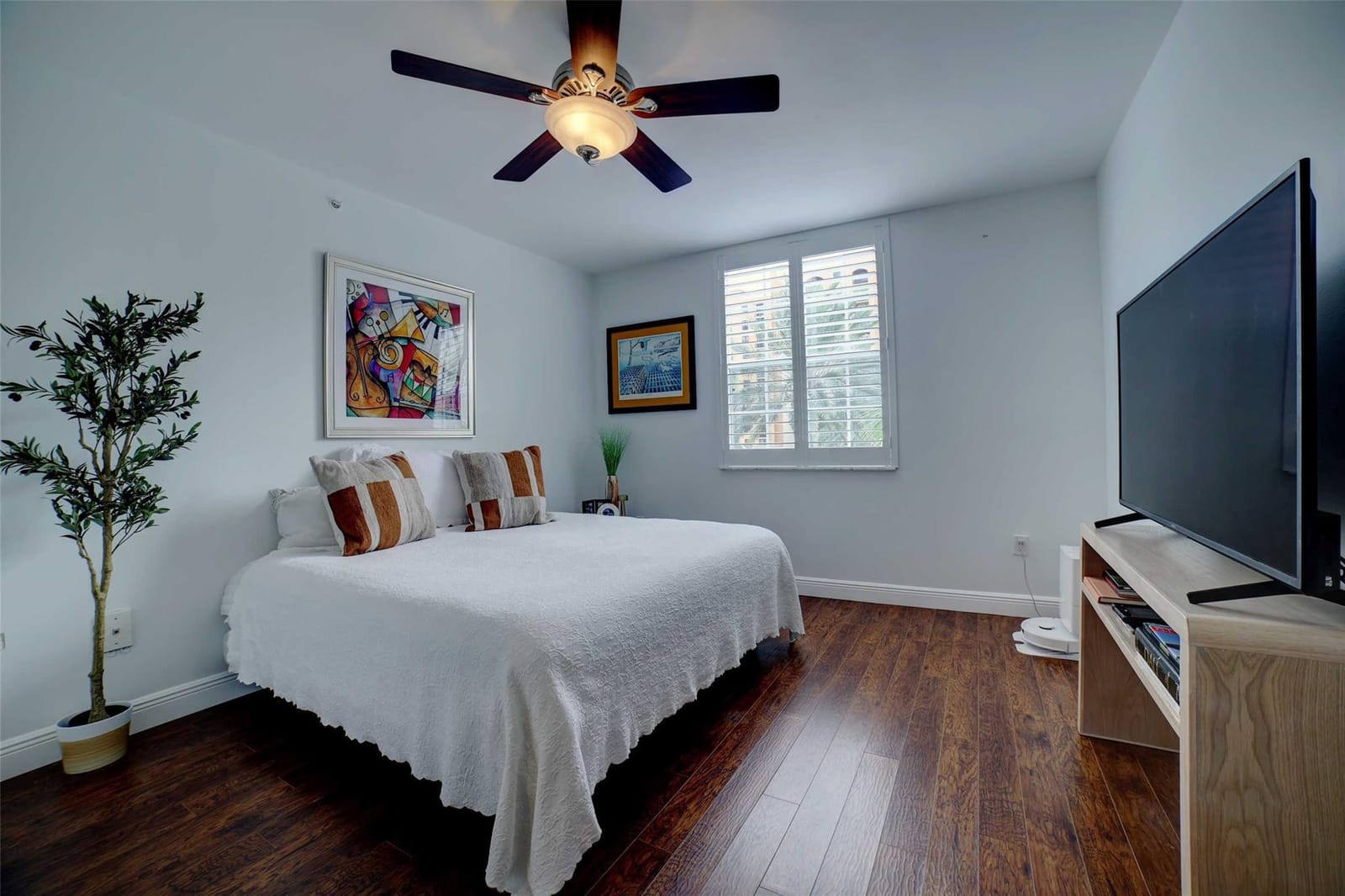 720 S Sapodilla Avenue 413 — photo 7
