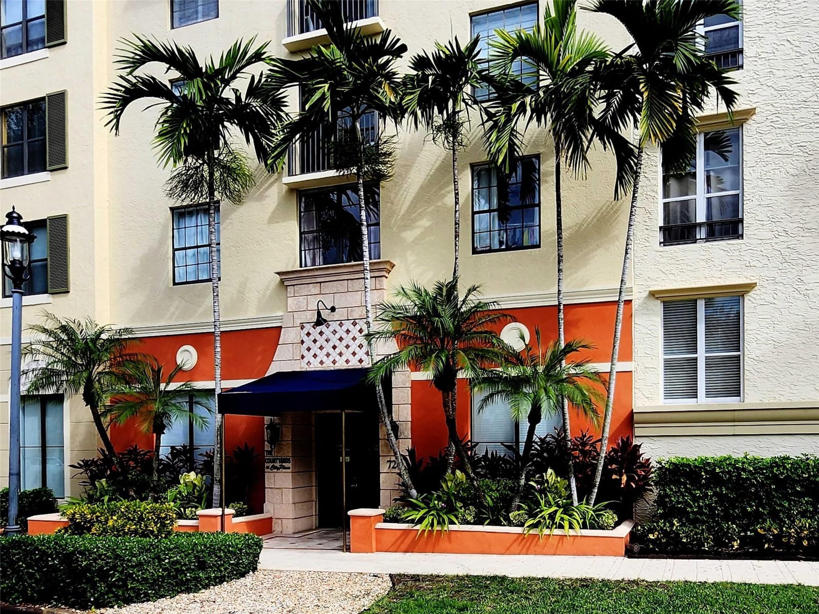 720 S Sapodilla Avenue 413