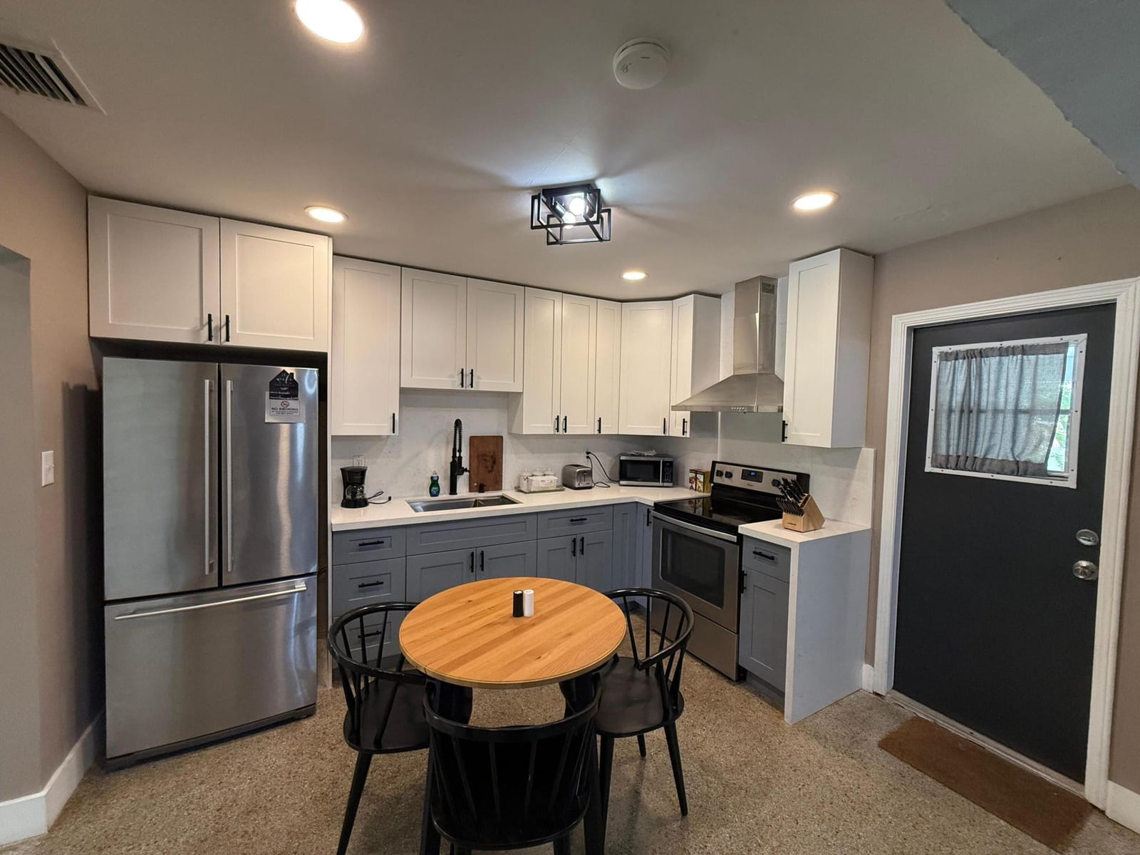 637 SW 2ND Street — photo 7
