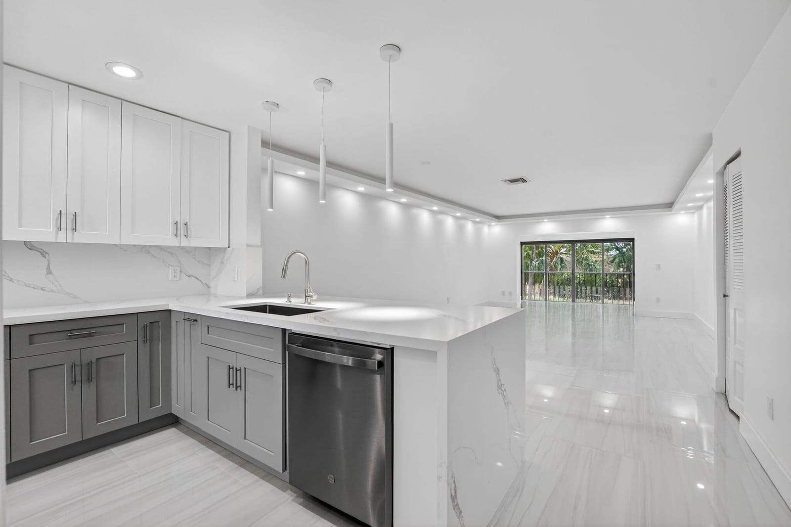 9272 Vista Del Lago 28F, Boca Raton, FL 33428