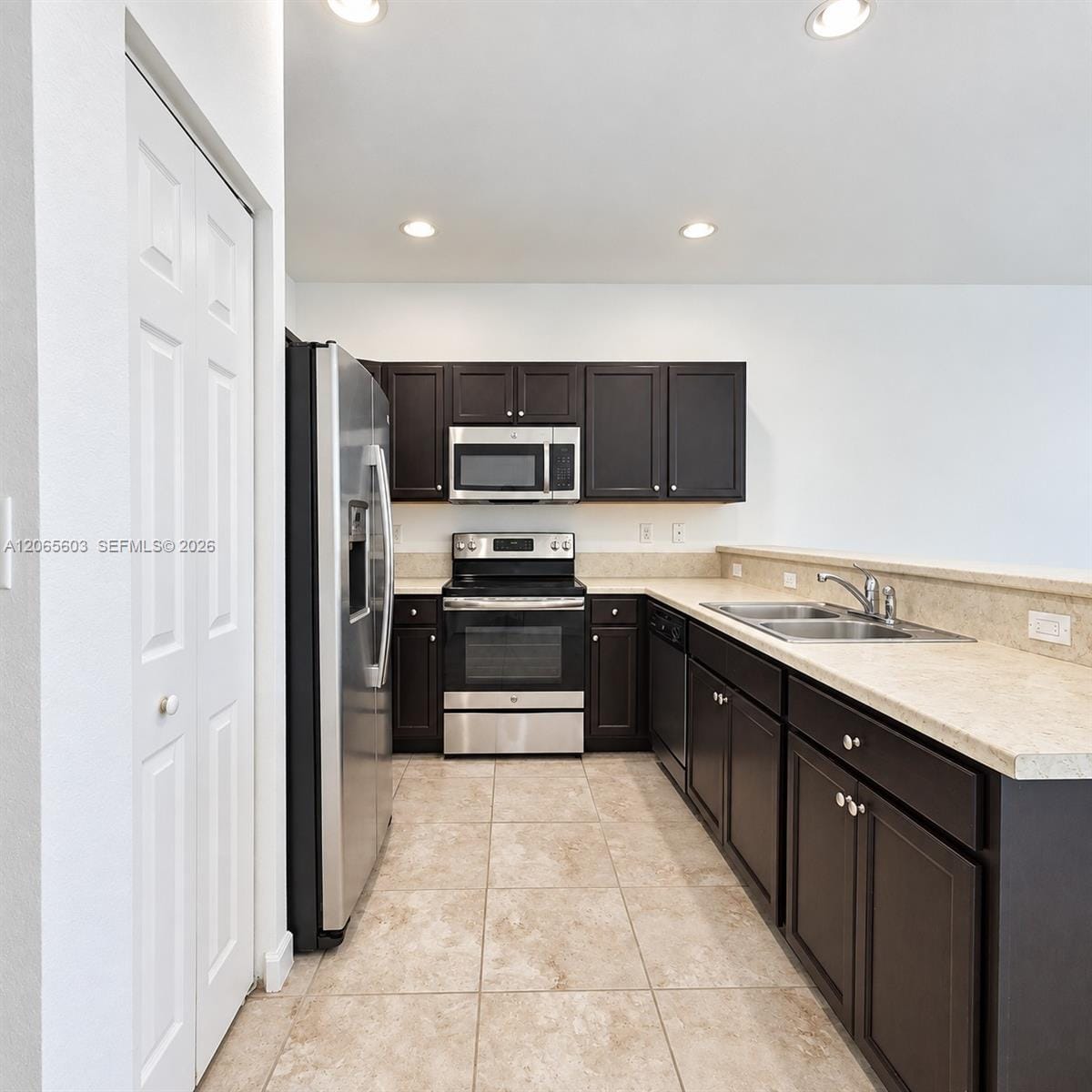 413 SE 32nd Terrace 413, Homestead, FL 33033 photo 4