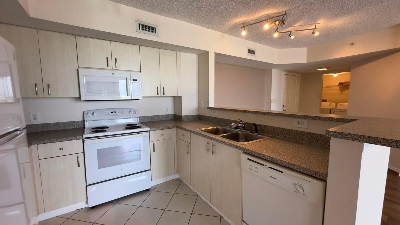 1801 N FLAGLER Drive 630 — photo 2